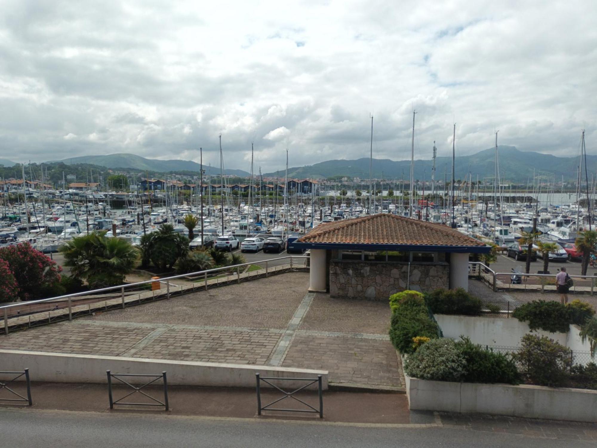 Spacieux T2 A Hendaye Avec Parking A Deux Pas De La Plage - Fr-1-239-794 Bagian luar foto